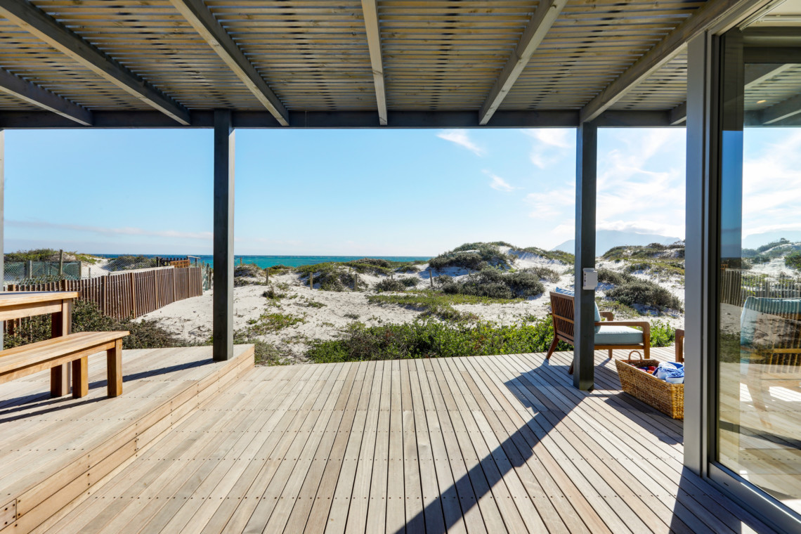 blue-ocean-beach-house-25-1140x760