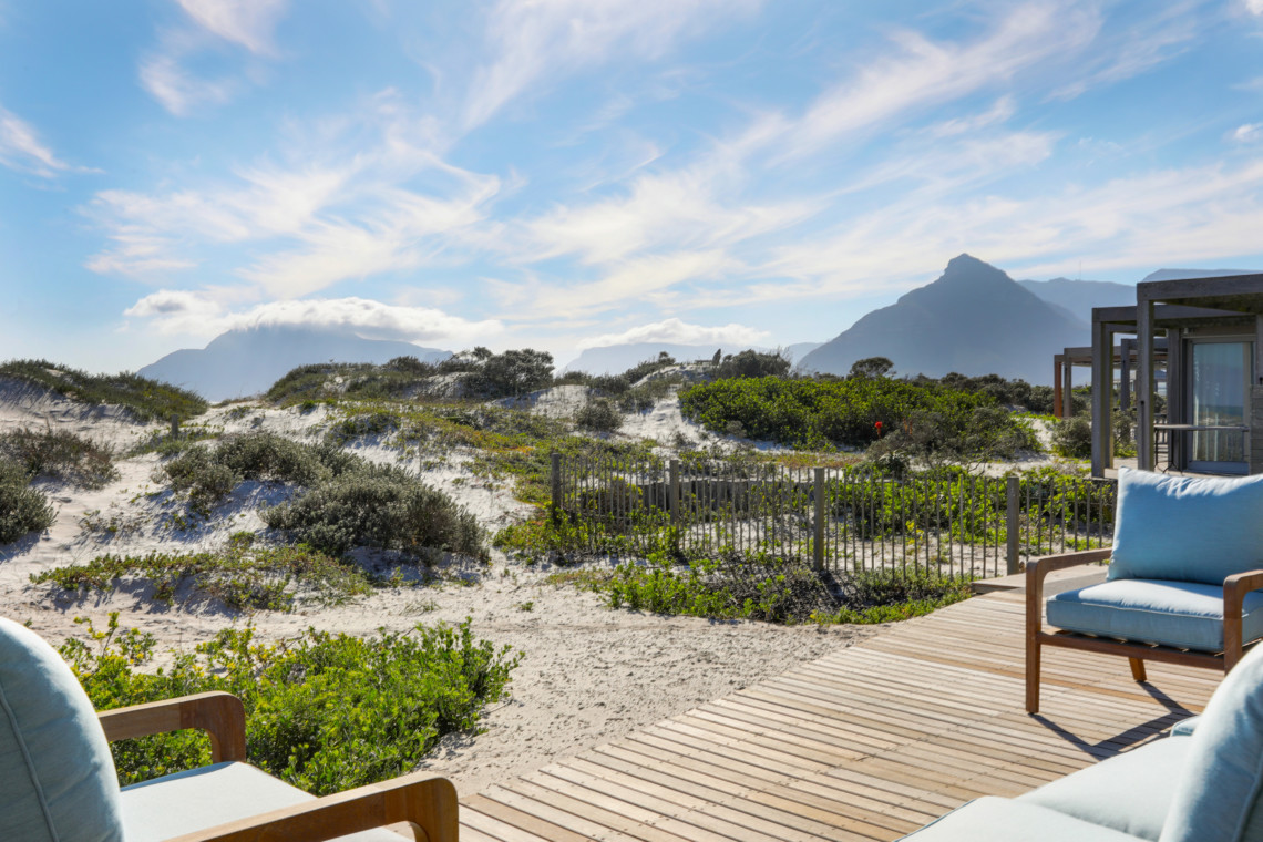 blue-ocean-beach-house-28-1140x760