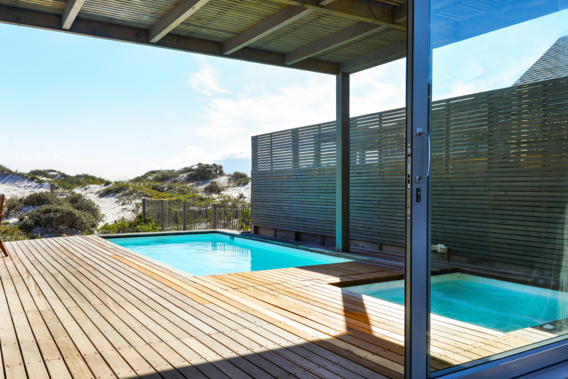 blue-ocean-beach-house-34-1140x760