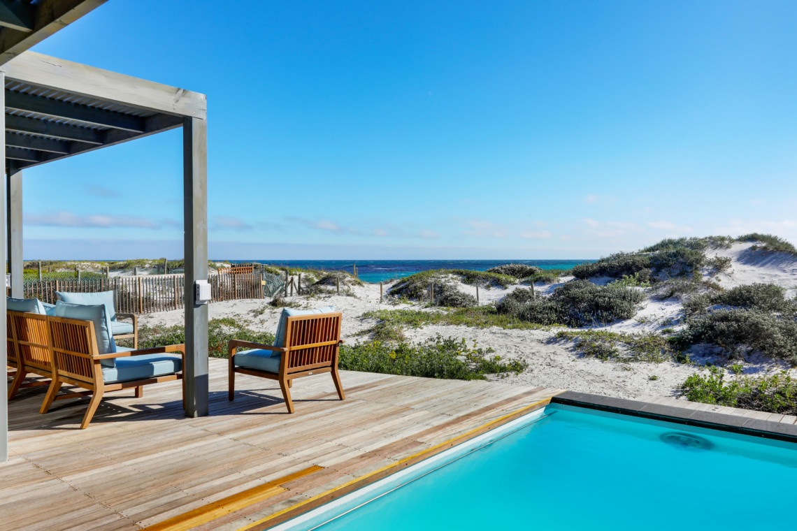blue-ocean-beach-house-35-1140x760